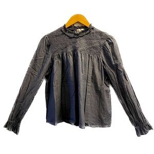 💕 Women’s GAP long sleeve blue indigo smocker top in size medium, 100% c…